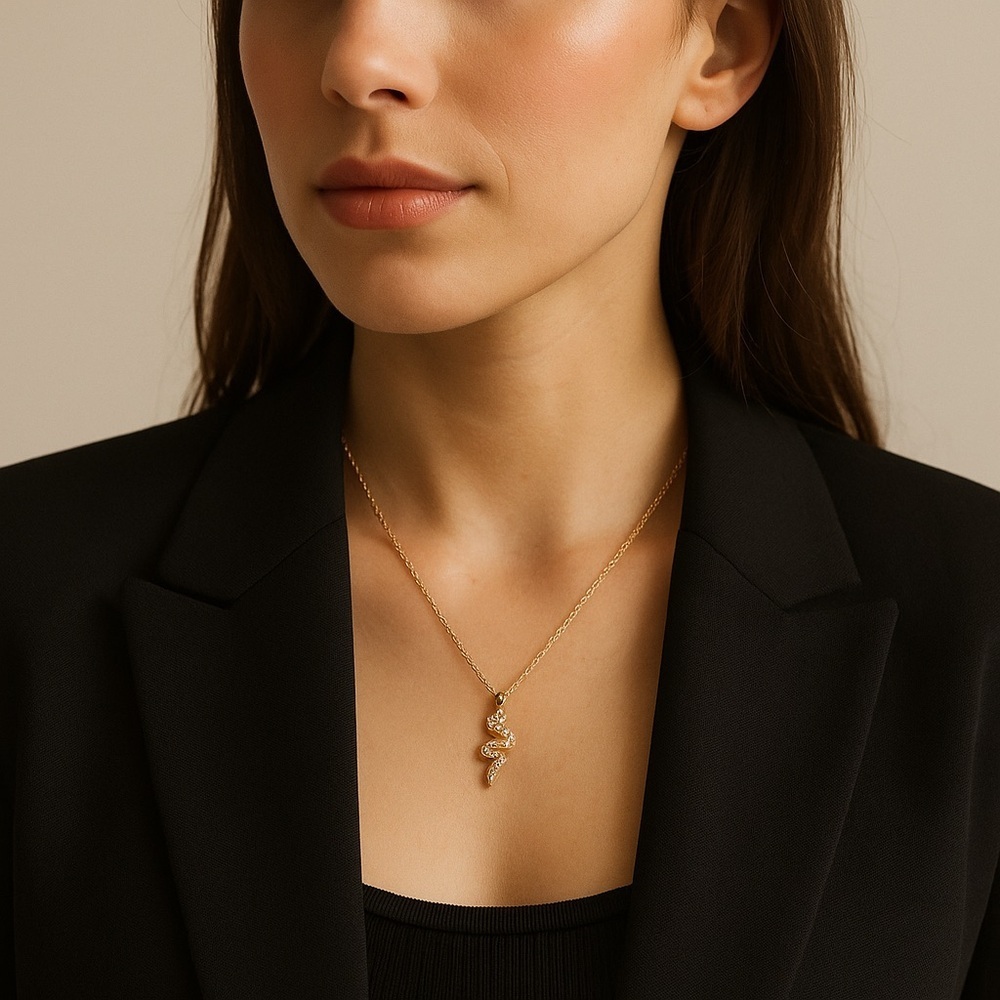 👉 Gold Snake Pendant Necklace – Dainty Rhinestone Charm Jewelry, Adjustable
